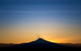 Mountain peak plane sunset beach - anamorphic len free wallpaper