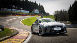 Silver sports car race track 4 - the side of the road free wallpaper