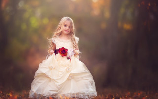 Girl white dress red rose - a little girl free wallpaper