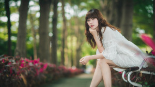 Woman park bench flowers bokeh - the park free wallpaper
