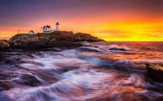 Lighthouse rocky shore waves sunset 2 - wave free wallpaper
