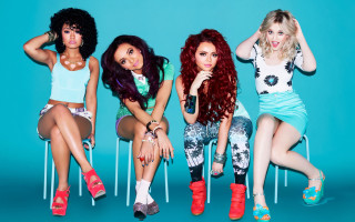 Four girls pop art beautiful - chair free wallpaper
