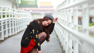 Woman fence hat fashion gothic - a white fence free wallpaper