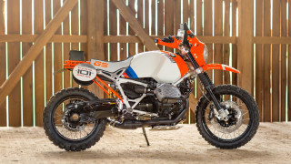 Dirt bike wooden fence motorcycle - private press free wallpaper
