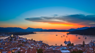 Sunset city boats mountains red - the water and mountains free wallpaper