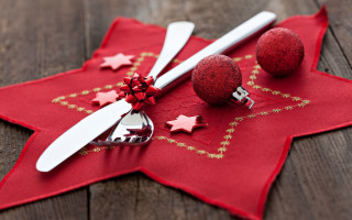 Red napkin star two silver - professional food photography free wallpaper for desktop