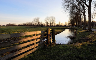 Wooden fence river park sunset - a wooden fence next free wallpaper