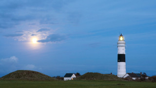 Lighthouse fullmoon grassyfield hillhouse precisionism - the hill free wallpaper