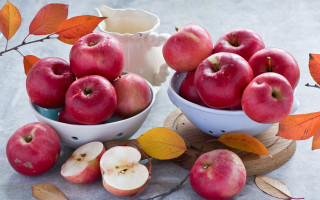 Bowl apples table vibrant leaves - fall vibrancy free wallpaper