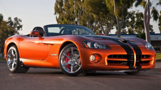 Sports car parking lot trees - the background and a sky background free wallpaper