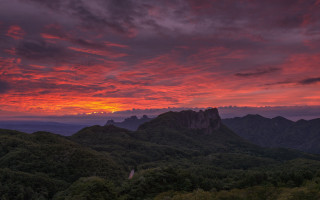 Sunset mountain range red sky 4 - a red sky above free wallpaper