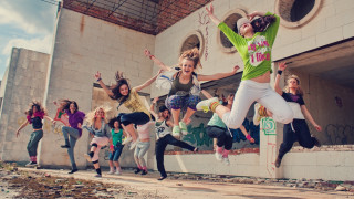 Energetic skateboard group graffiti youth - apelle free wallpaper