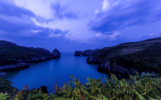 Lake green trees blue sky - a few rock free wallpaper for desktop
