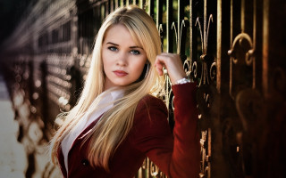 Blonde woman fence serious portrait - artur tarnowski free wallpaper