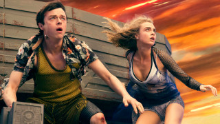 Man woman running radio suitcase - their hand and a woman free wallpaper