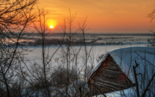 Sunset snowy field cabin lake - andrey ryabovichev free wallpaper