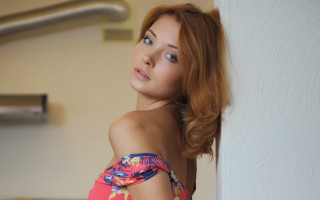 Elina karimova redhair wall leaning - leaning free wallpaper