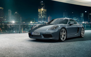 Silver sports car city night 3 - the building free wallpaper