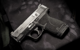 Gun black cloth black background - a black cloth free wallpaper