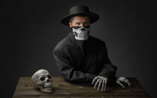 Man skeleton mask table transgressive - a skull free wallpaper