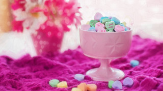 Pink bowl candy hearts flower - a vase of flowers free wallpaper