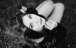 Woman grass field blackandwhite portrait - the ground in a field of grass free wallpaper