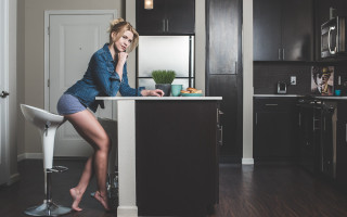 Woman coffee laptop kitchen arabesque - carey morris free wallpaper