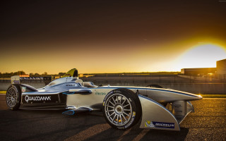 Silver racecar sunset building rimlight - rim free wallpaper