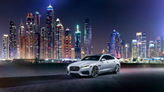 White car city skyline night 4 - xf iq4 free wallpaper