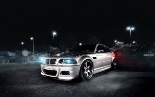 White car night fog lights - a parking lot free wallpaper