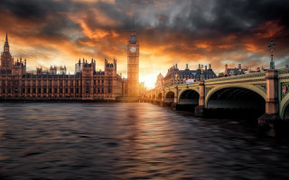 Large building clock tower bridge 8 - christopher wren free wallpaper