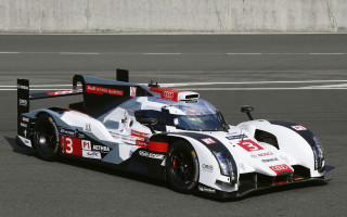 Racecar number4 dahlov ipcar digital - a race car free wallpaper