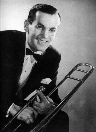 Man tuxedo trombone smiling camera - david lazar free wallpaper