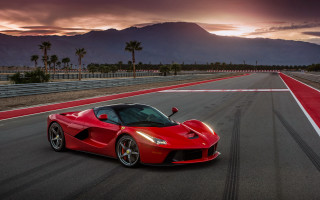 Red sports car race track 47 - spectacular free wallpaper