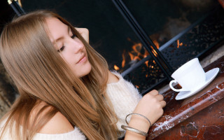 Woman coffee fireplace baroizon warm - warm lighting free wallpaper