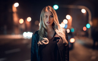 Blonde blueeyes bubble blowing night - night free wallpaper for desktop