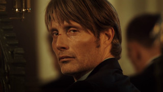 Man suit serious look distance - his face and shoulders free wallpaper