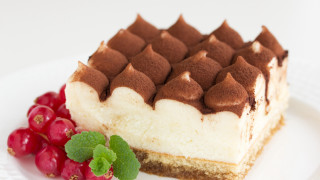 Cake chocolate white frosting berry - white frosting free wallpaper