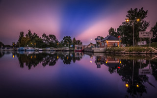 Lake boats purple sky reflection - a purple sky above free wallpaper