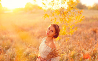 Woman tallgrass tree sunbeam autumn - anka zhuravleva free wallpaper