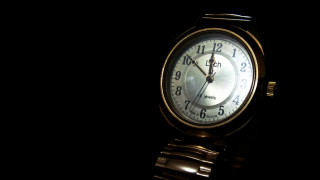 Watch metal bracelet reflection photorealism - a black surface free wallpaper