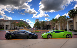 Palm trees fountain cars building - photorealism free wallpaper