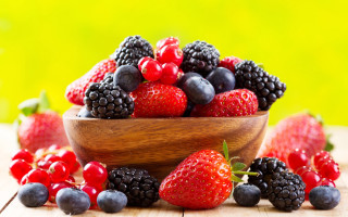 Berries wooden bowl green background - arcimboldo free wallpaper