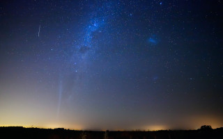 Night sky bright blue star - astrophotography free wallpaper