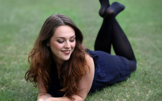 Anna findlay blurry grass pantyhose - anna findlay free wallpaper