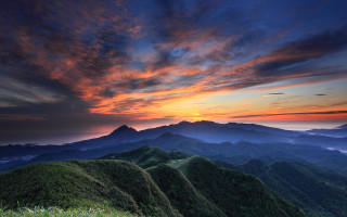 Sunset mountain range clouds hills 4 - a few hill free wallpaper