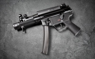 Gun magnifier gray black monochrome - dom qwek free wallpaper