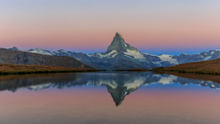 Mountain range reflection sunset pink 4 - a pink sky free wallpaper