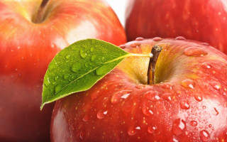 Apples water droplets green leaf - a green leaf free wallpaper