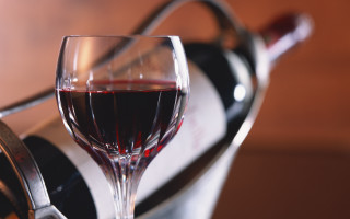 Wine glass bottle still life - a bottle of wine free wallpaper